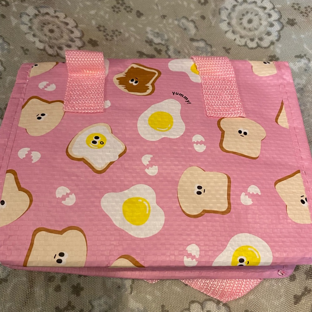 Daiso Pink Toast and Egg Kids Lunch Bag - Picture 2 of 3